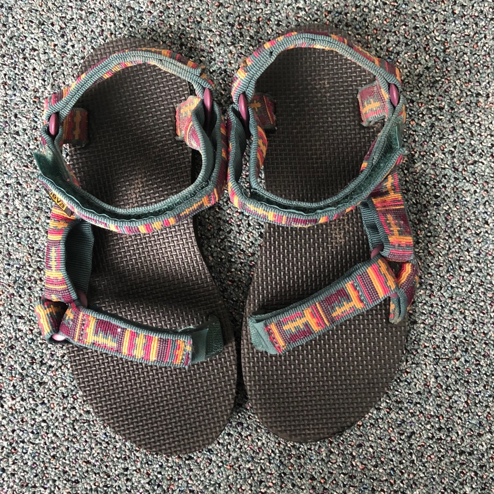 Size 7 Original Tevas